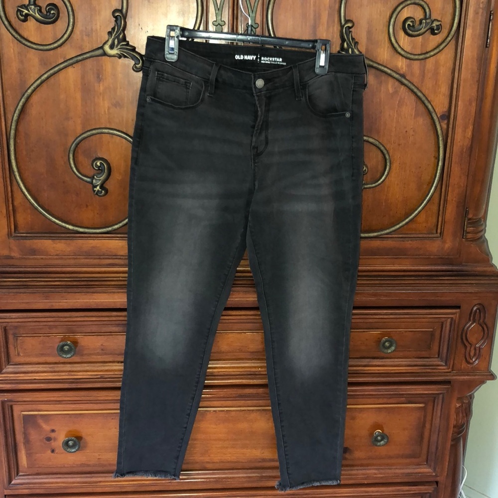 Old Navy Rockstar black faded-look ankle jeans in size 12.
